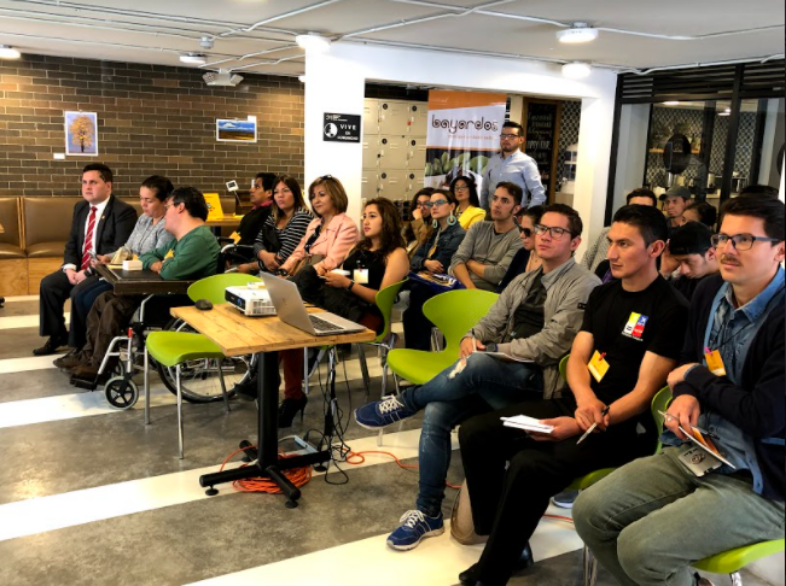 Image of the group of attendees to the Workshop in the IMPAQTO cowork space.