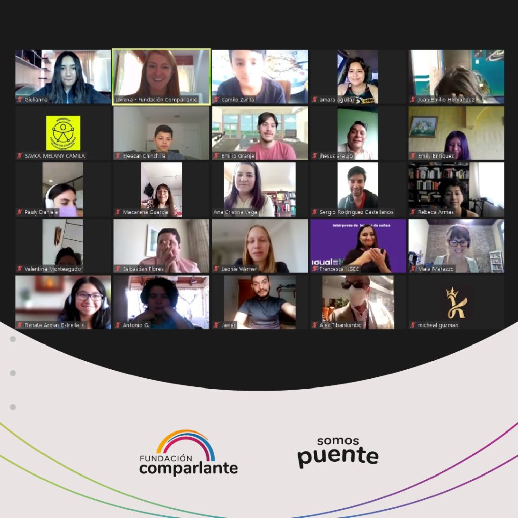Fotografía del evento virtual donde aparecen todas las personas que participaron, la imagen es una captura de pantalla. Debajo se ubica el logo de Fundación Comparlante y el texto "Somos Puente".